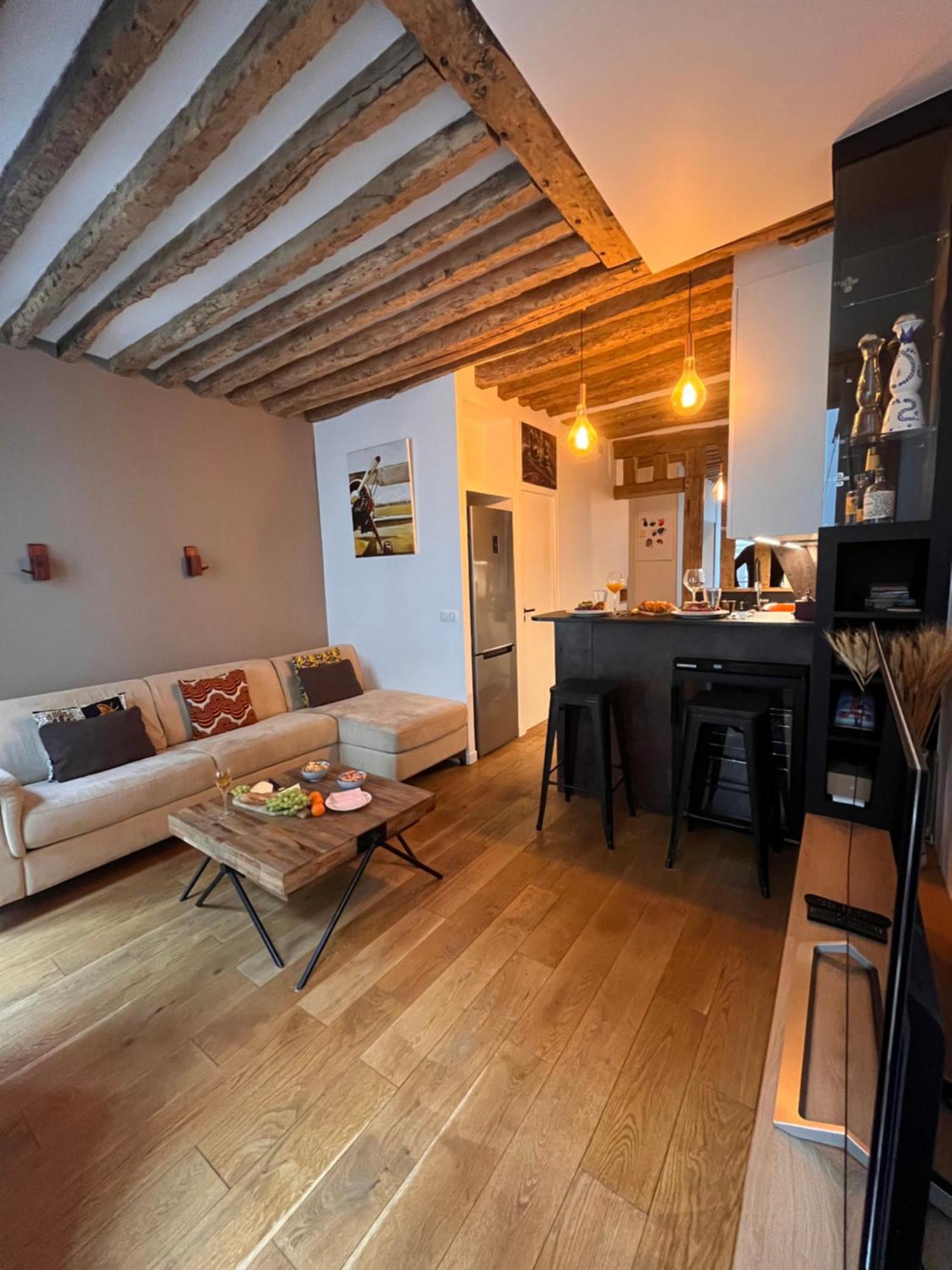 A Saint-paul En Plein Coeur Du Marais 4 Pers Appartement Parijs